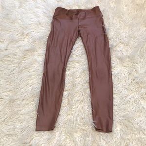 Koral Lustrous legging in color sandstone